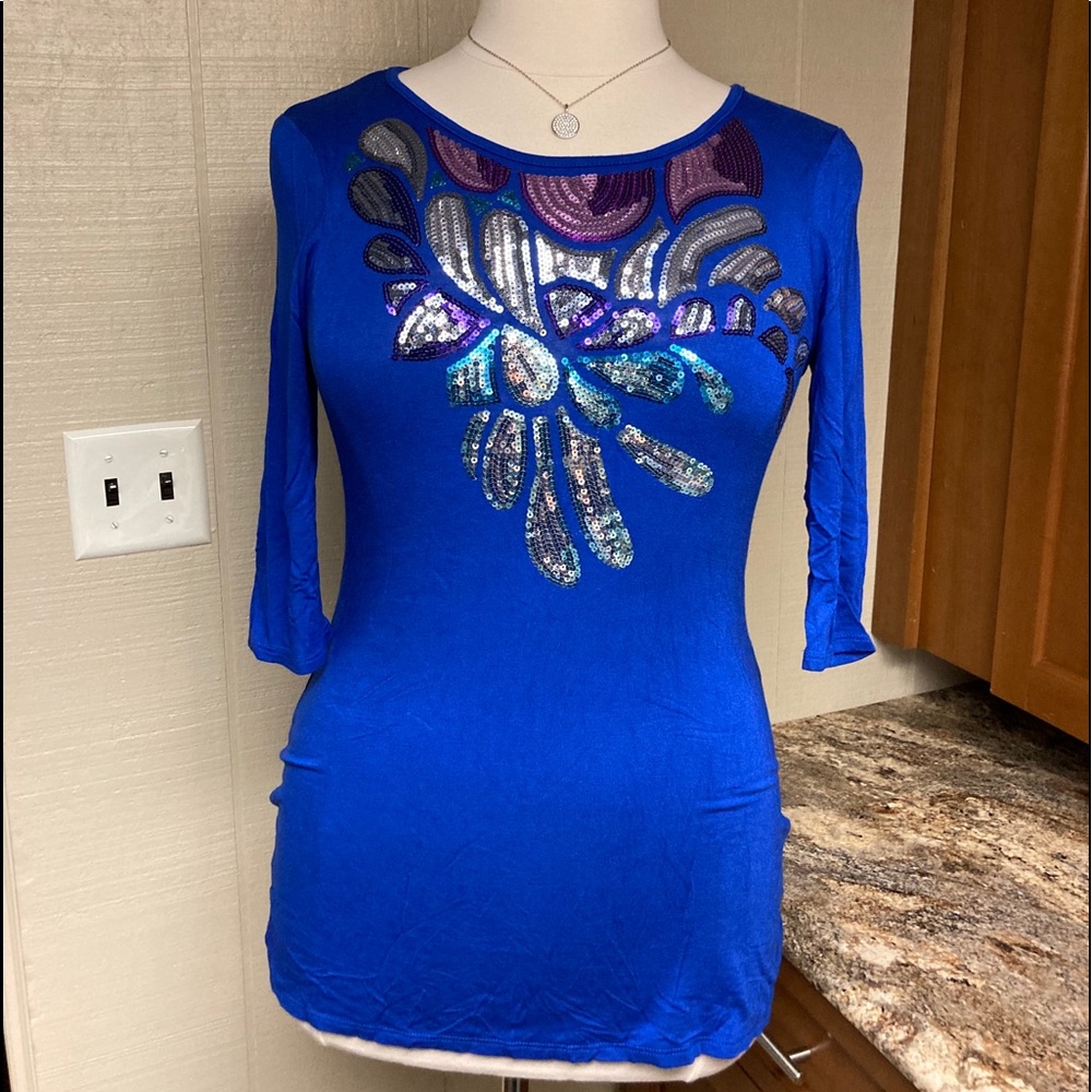 Beautiful blue tunic size small.